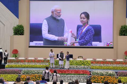 Hon'ble PM felicitating 46 CTS & CITS Topper Trainees at 4th Kaushal Deekshant Samaroh 2025 on 4th Oct 2025 at Vigyan Bhawan