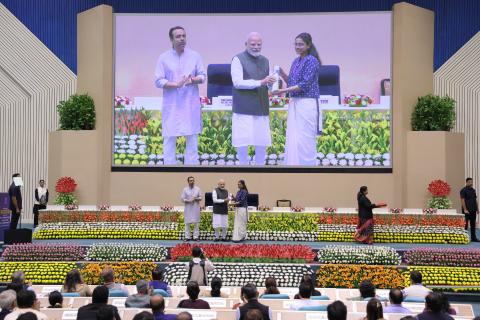 Hon'ble PM felicitating 46 CTS & CITS Topper Trainees at 4th Kaushal Deekshant Samaroh 2025 on 4th Oct 2025 at Vigyan Bhawan