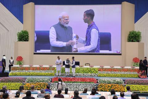 Hon'ble PM felicitating 46 CTS & CITS Topper Trainees at 4th Kaushal Deekshant Samaroh 2025 on 4th Oct 2025 at Vigyan Bhawan