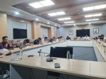 स्वच्छता पखवाड़ा–2026 के अंतर्गत चल रही पोस्टर निर्माण प्रतियोगिता